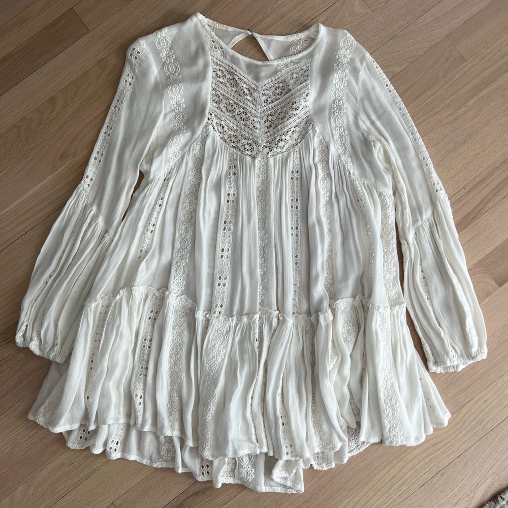 White Free People flowy eyelet top size small